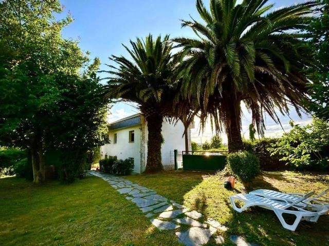 Casa chalet en Venta en Castropol