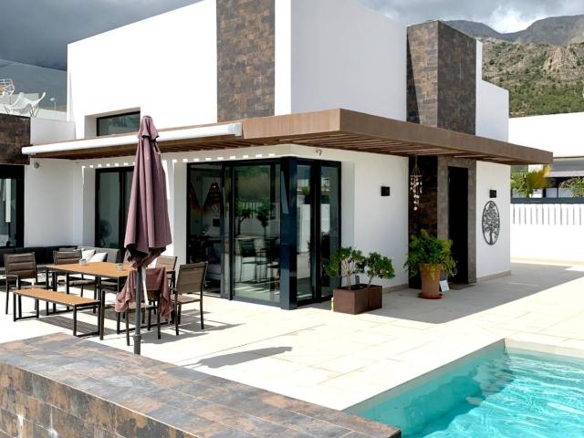 Casa chalet en Venta en Casco urbano