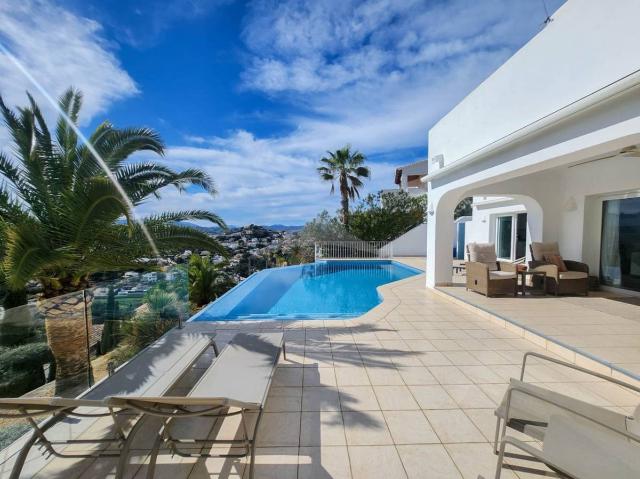 Casa chalet en Venta en Casco Urbano