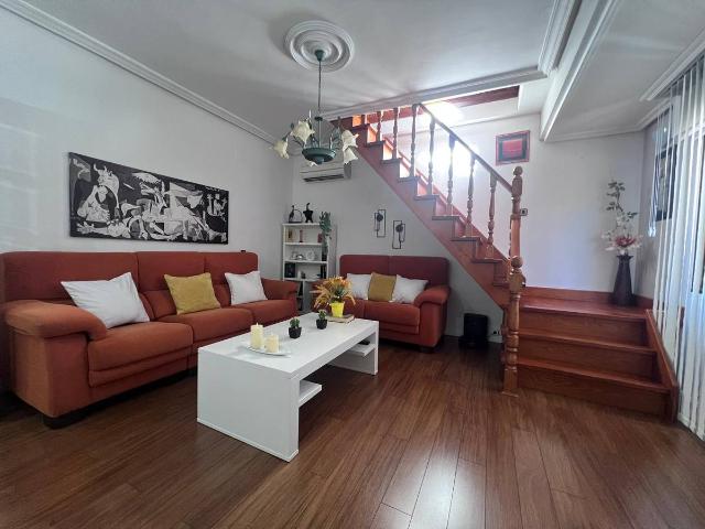 Casa chalet en Venta en Casco Antiguo