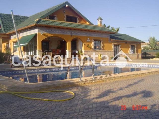 Casa chalet en Venta en Catral
