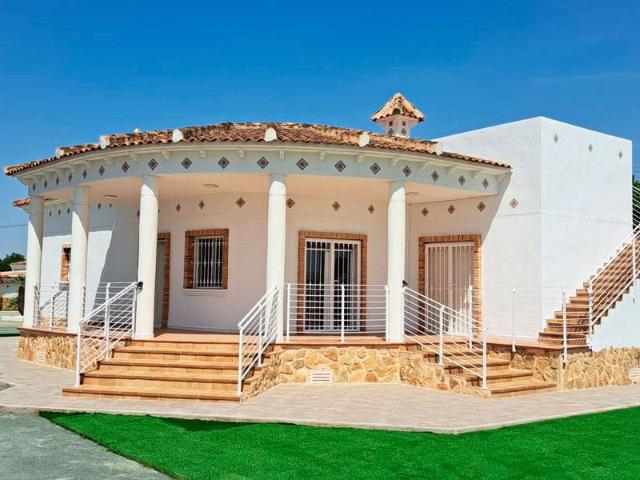 Casa chalet en Venta en Catral