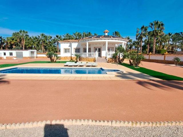Casa chalet en Venta en Catral