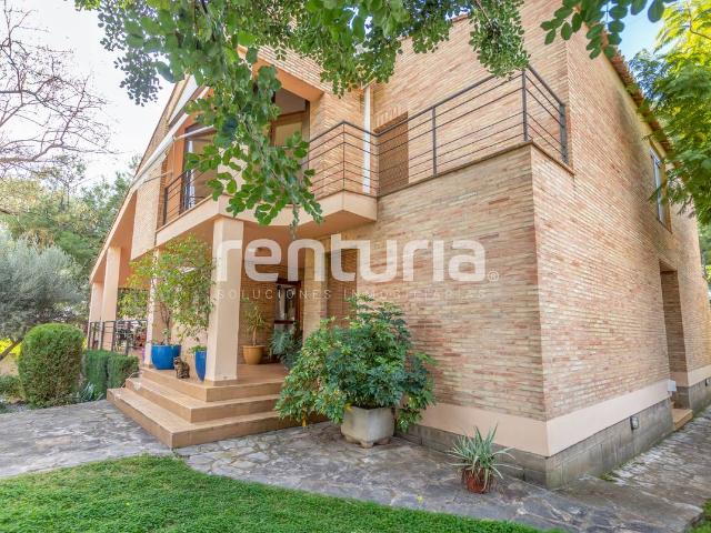 Casa chalet en Venta en Centro El Castillo