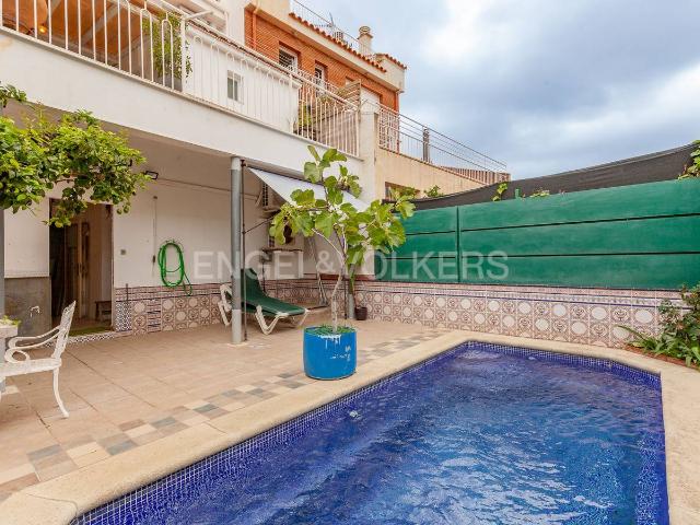 Casa adosada en Venta en Centre