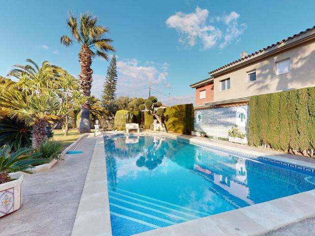 Casa chalet en Venta en Centre