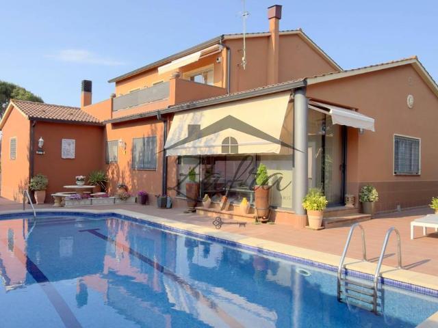Casa chalet en Venta en Centre