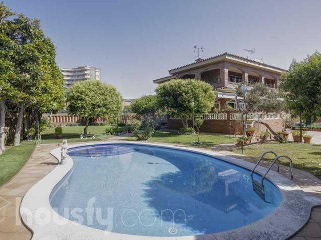 Casa chalet en Venta en Centre
