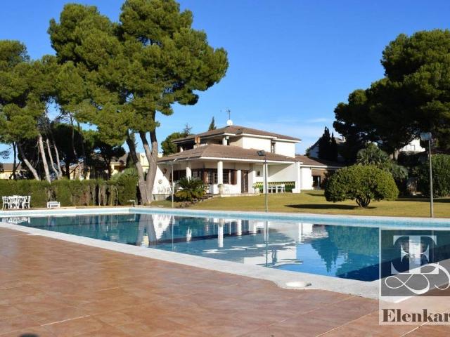 Casa chalet en Venta en Centre
