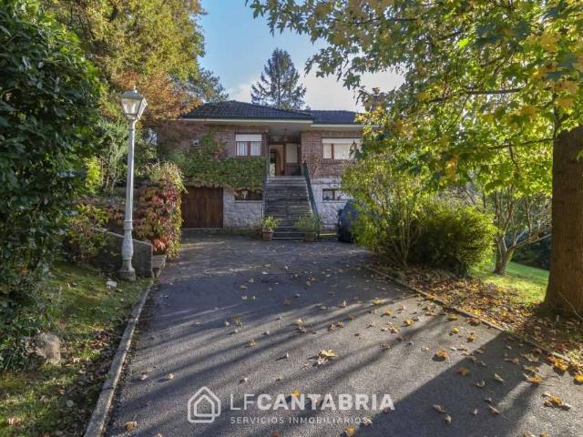 Casa chalet en Venta en Ceceñas Hermosa