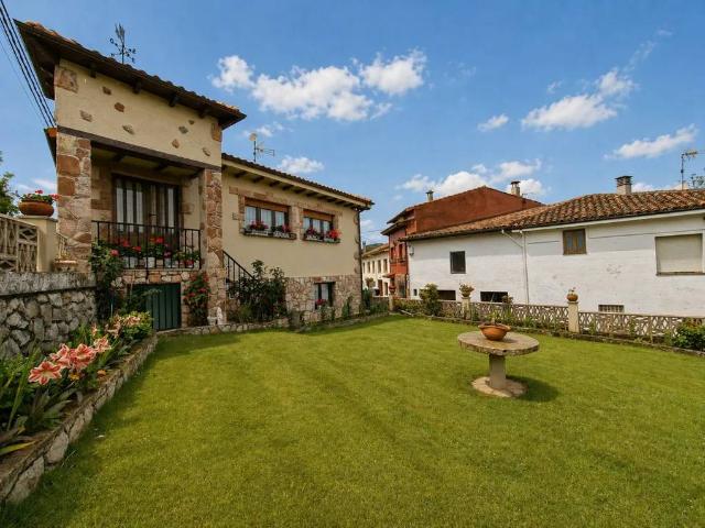 Casa chalet en Venta en Celorio Poó Parres