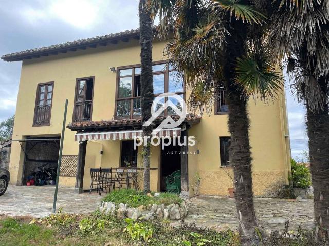 Casa chalet en Venta en Celorio Poó Parres