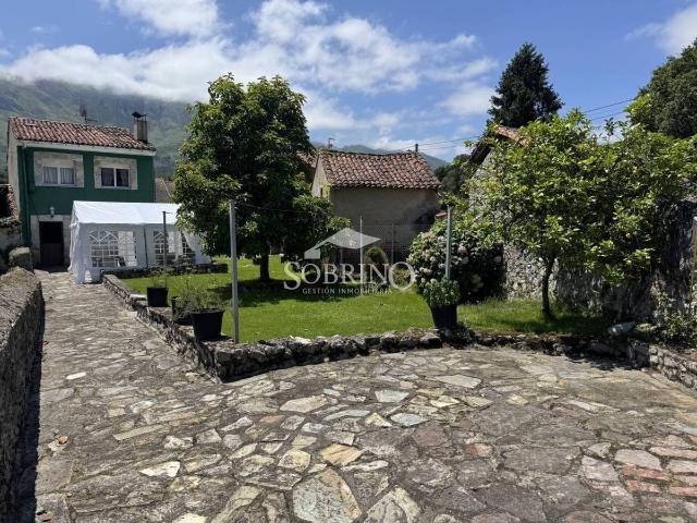 Casa chalet en Venta en Celorio Poó Parres