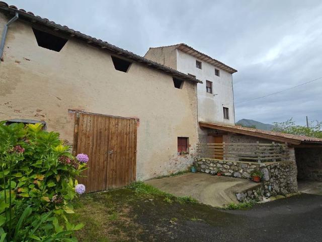 Casa chalet en Venta en Celorio Poó Parres