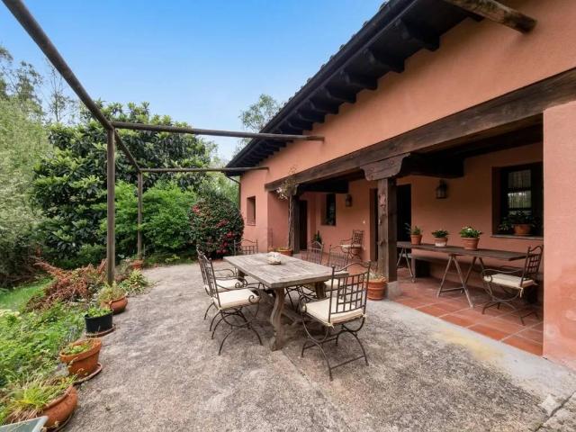 Casa chalet en Venta en Celorio Poó Parres