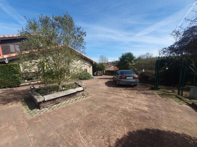 Casa chalet en Venta en Cerdeño El Palais Mercadín