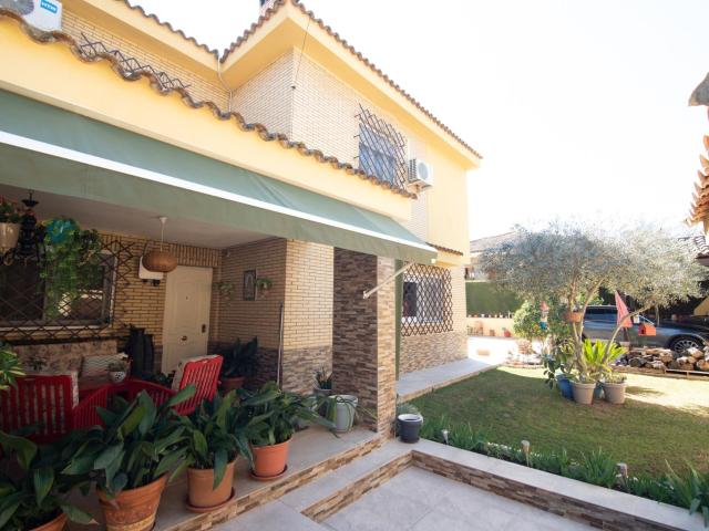 Casa chalet en Venta en Cerros de Montequinto