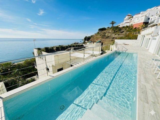 Casa chalet en Venta en Chaparil Torrecilla Punta Lara