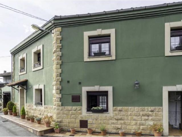 Casa chalet en Venta en Ciaño Zona Rural