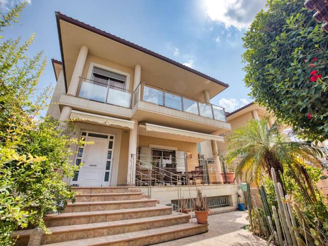 Casa chalet en Venta en Ciutat Jardí Torreta Verdí