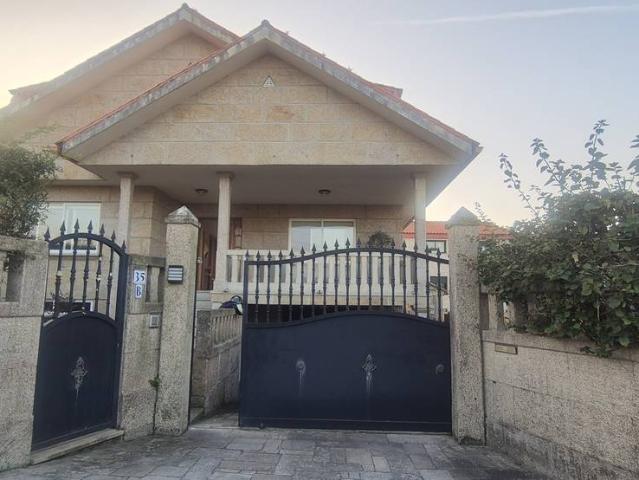 Casa chalet en Venta en Comesaña Matamá