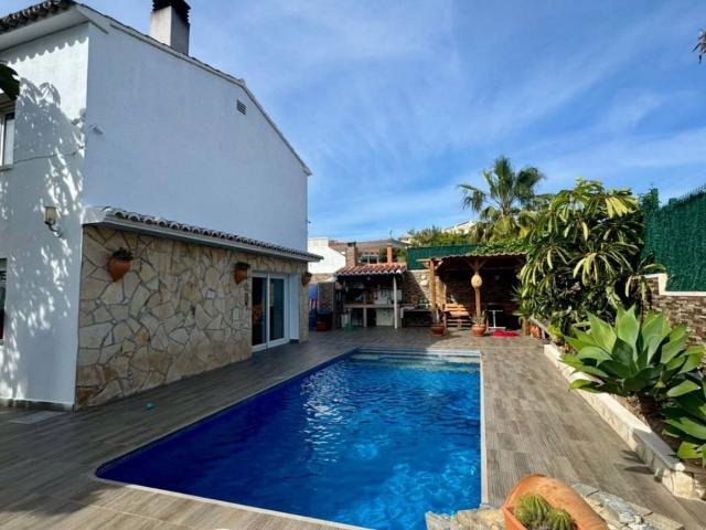 Casa chalet en Venta en Cometa