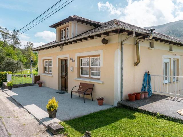 Casa chalet en Venta en Coaña