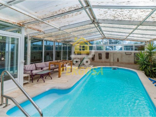 Casa chalet en Venta en Cobisa