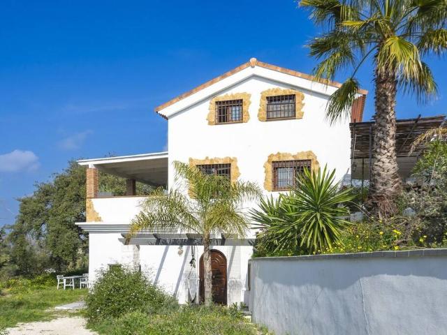 Casa chalet en Venta en Coín