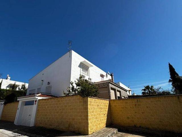 Casa chalet en Venta en Colegio Europa