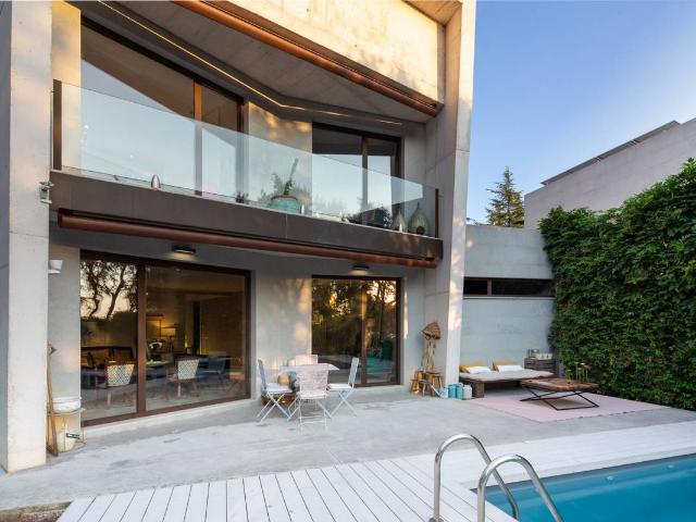 Casa chalet en Venta en Colonia