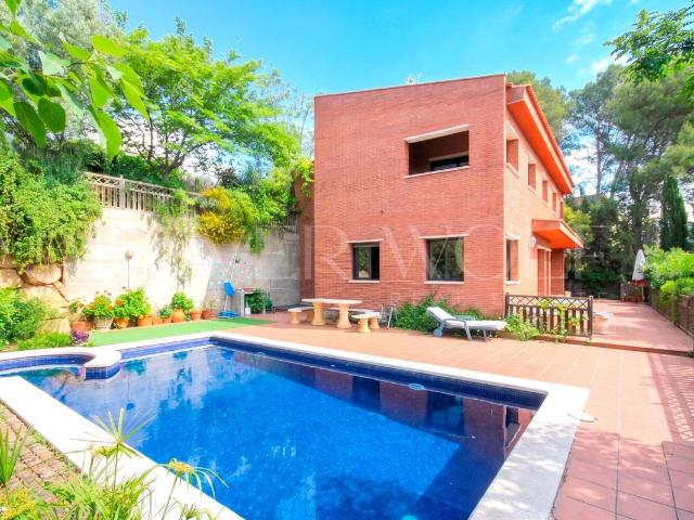 Casa chalet en Venta en Corbera de Llobregat