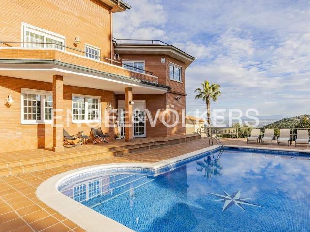 Casa chalet en Venta en Corbera de Llobregat