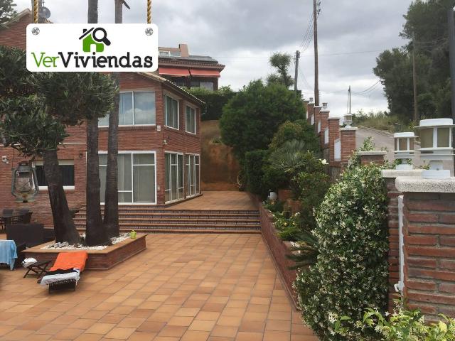 Casa chalet en Venta en Corbera de Llobregat