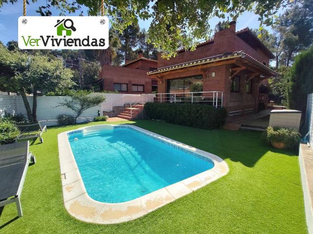 Casa chalet en Venta en Corbera de Llobregat