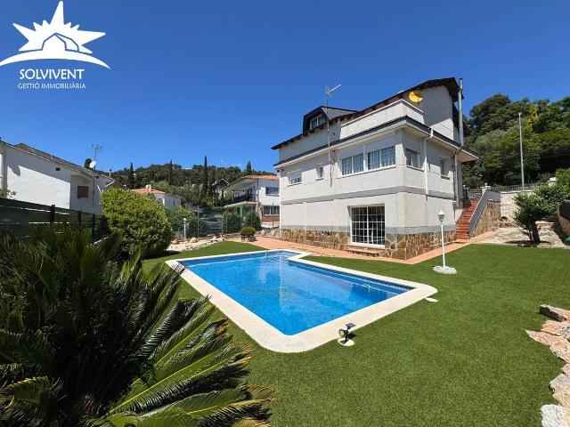 Casa chalet en Venta en Corbera de Llobregat