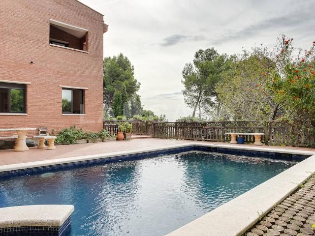 Casa chalet en Venta en Corbera de Llobregat