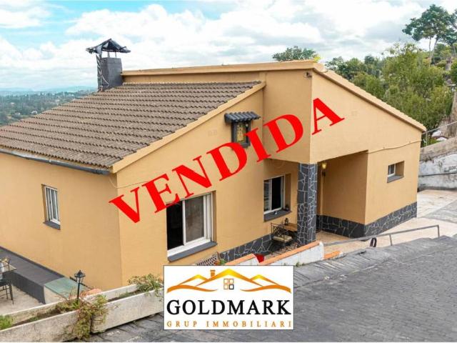 Casa chalet en Venta en Corbera de Llobregat