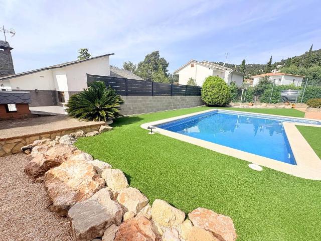 Casa chalet en Venta en Corbera de Llobregat