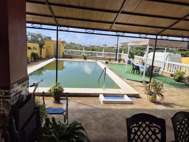 Casa chalet en Venta en Coria del Río