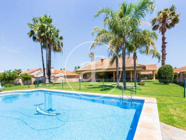 Casa chalet en Venta en Corinto Almarda