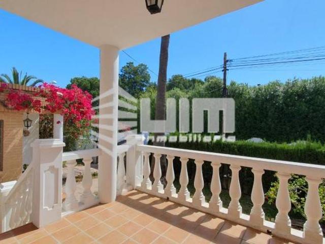 Casa chalet en Venta en Corinto Almarda