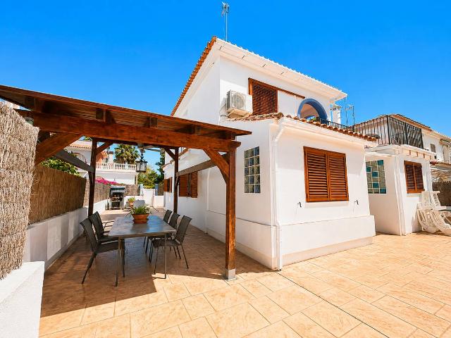 Casa chalet en Venta en Corinto Almarda