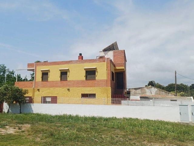 Casa chalet en Venta en Corinto Almarda