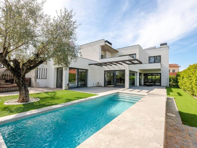 Casa chalet en Venta en Cornellà del Terri