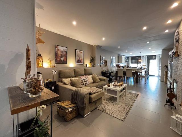 Casa chalet en Venta en Creu Alta