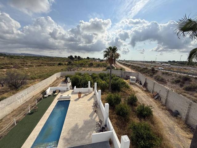 Casa chalet en Venta en Crevillent