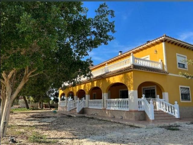 Casa chalet en Venta en Crevillent