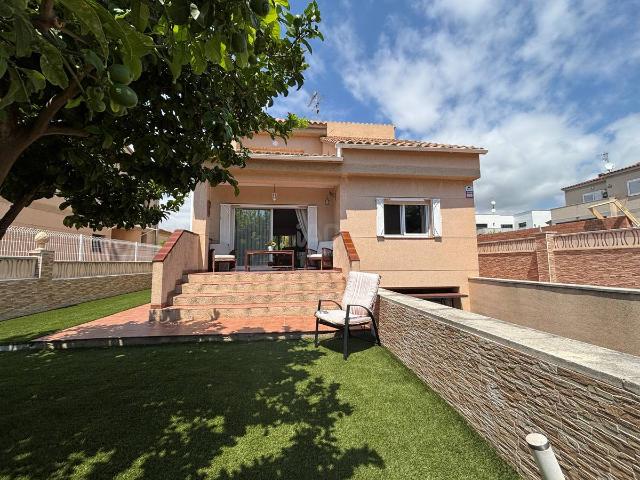 Casa chalet en Venta en Creixell