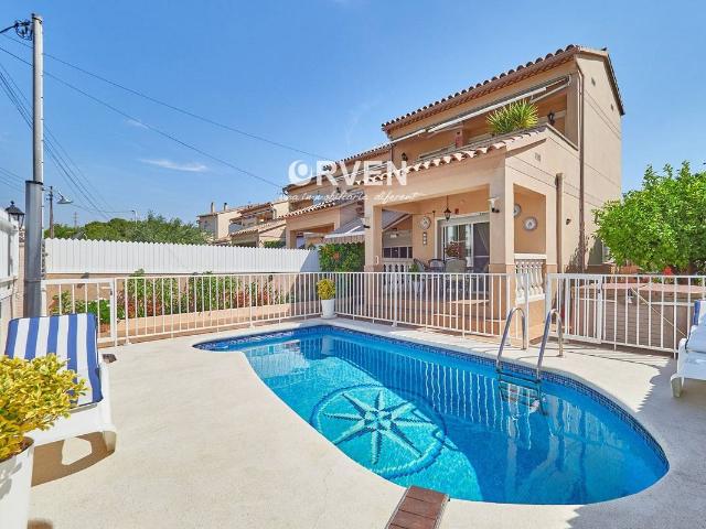 Casa chalet en Venta en Creixell